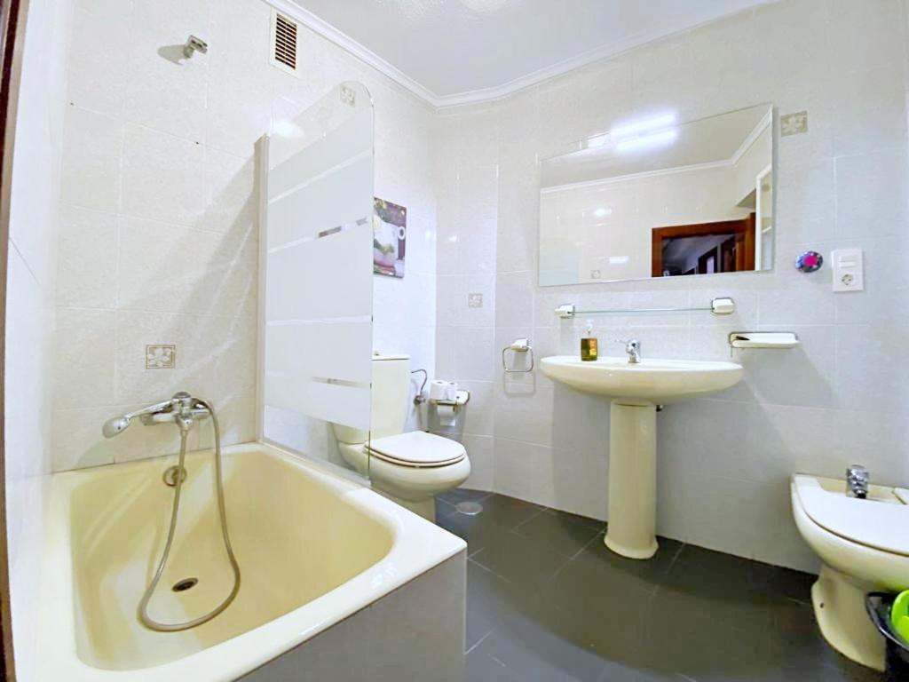 Apartamentos Milan 1 Wifi Y Parking Gratuito Oviedo Exteriör bild