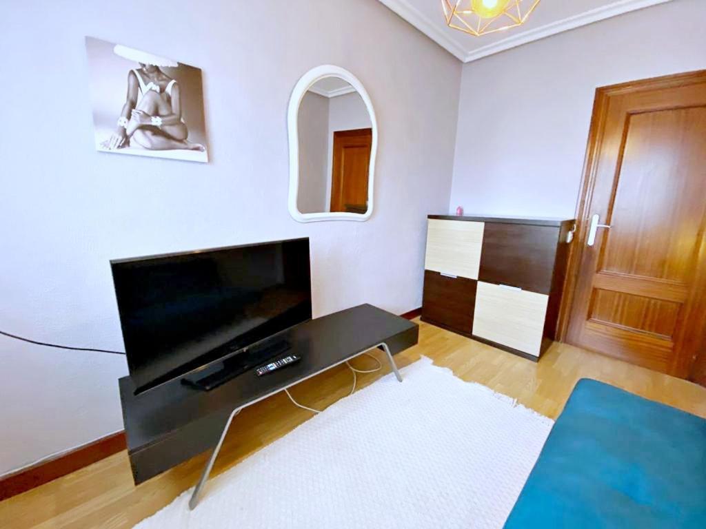Apartamentos Milan 1 Wifi Y Parking Gratuito Oviedo Exteriör bild